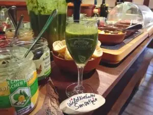 Grüner Smoothie Hotel Frühstücksbüffet